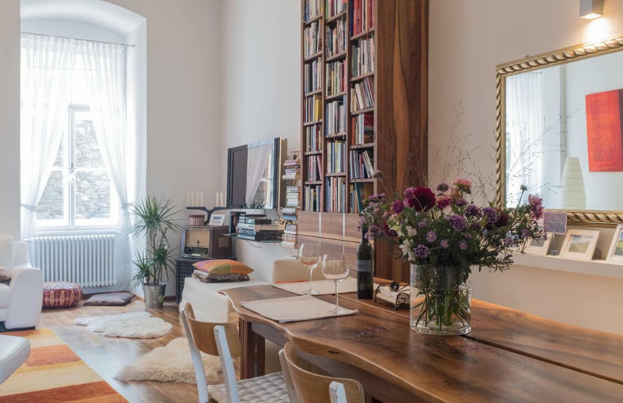 Spacious Old Town Luxury Apartment Linz Exterior photo
